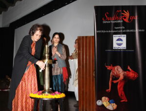 Smt. Shanta Serbjeet Singh, Former Chairperson Sangeet Natak Akademi, lights the inaugural lamp.